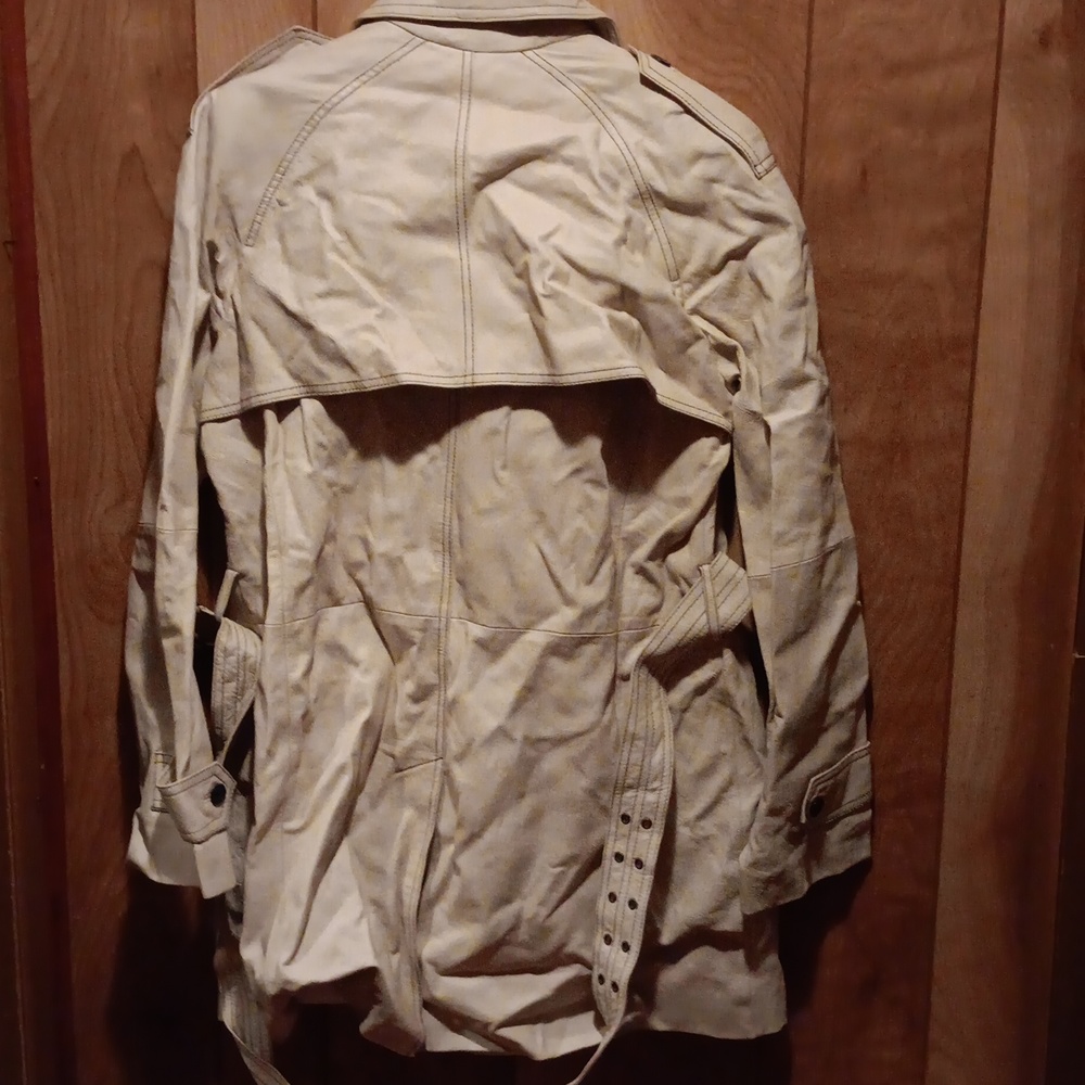 Coat - Picture 5 of 6
